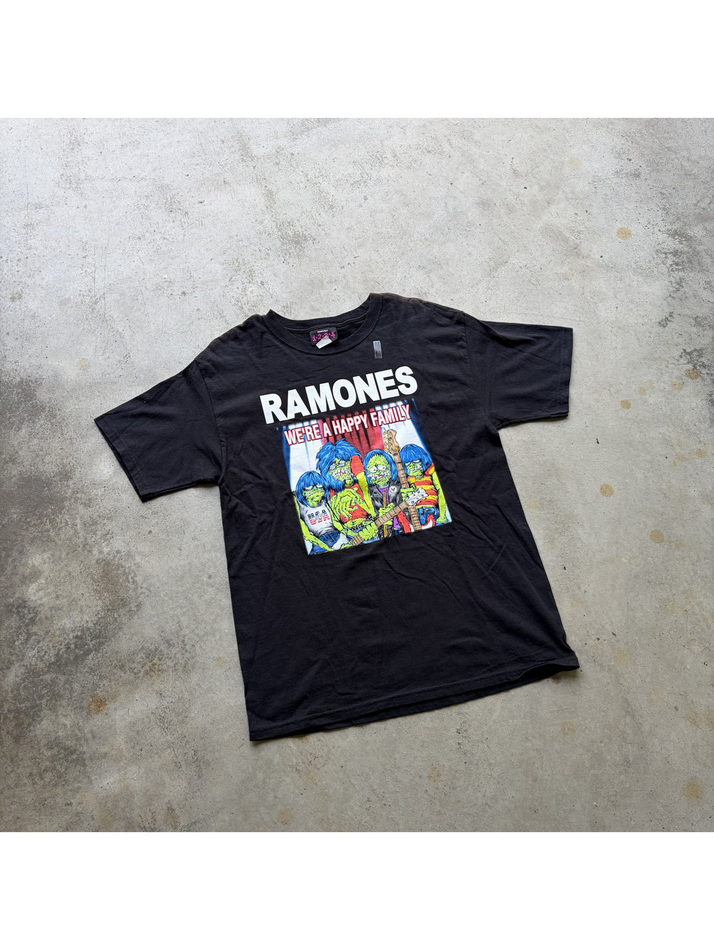 Y2K Ramones We're A Happy Family Graphic T-Shirt Medium